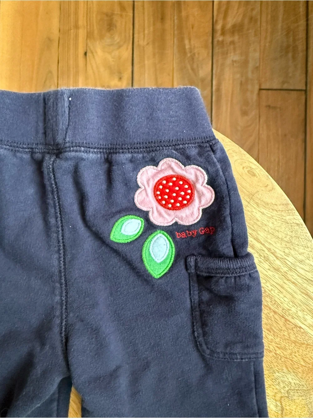 GAP Baby Navy Sweatsuit w/ Flower Detail 2PC Sz: 6-12M